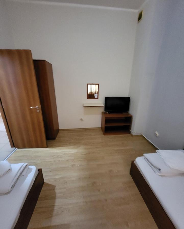 Provans Famili Hotel Letnitsa Exterior foto