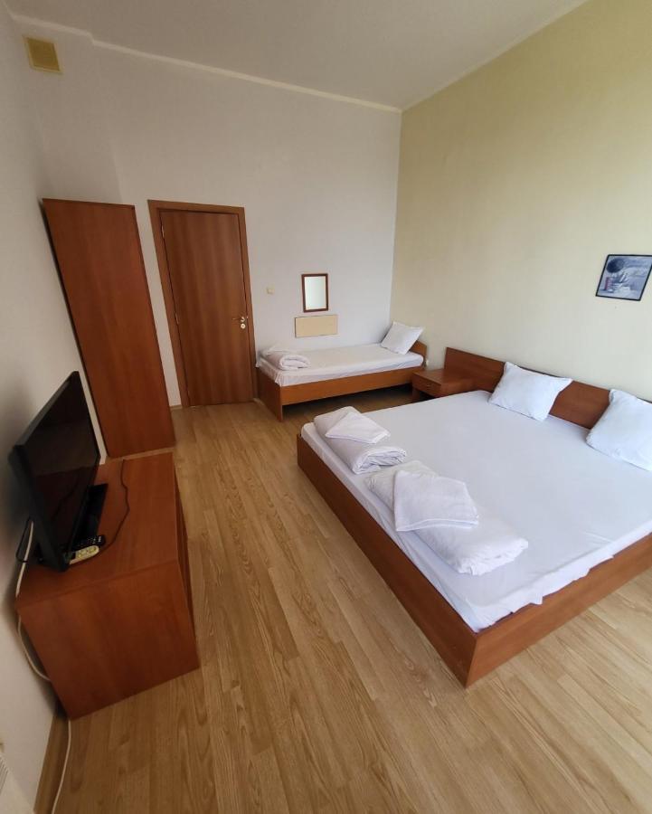Provans Famili Hotel Letnitsa Exterior foto